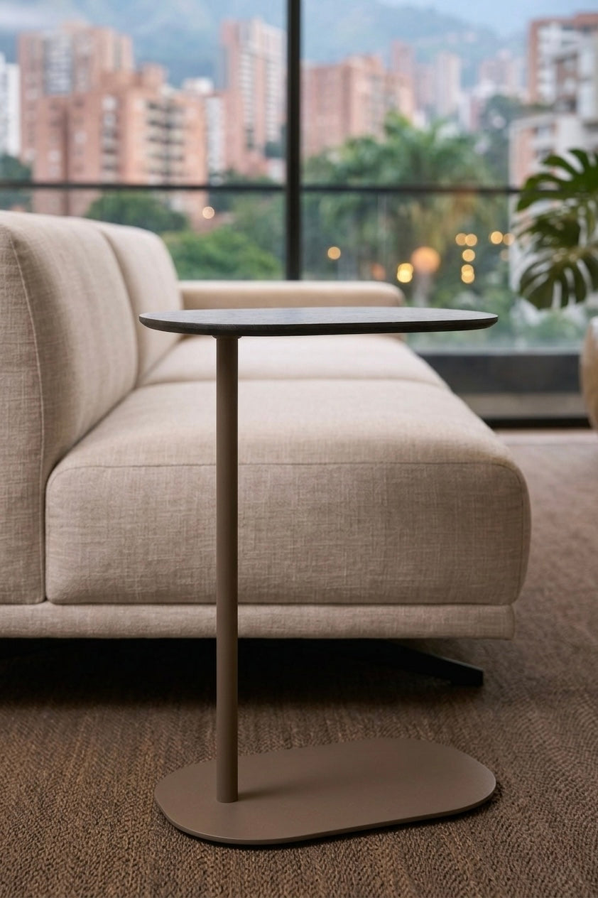 Mesa Auxiliar Ona de Casa Líder, madera natural con ensamble artesanal