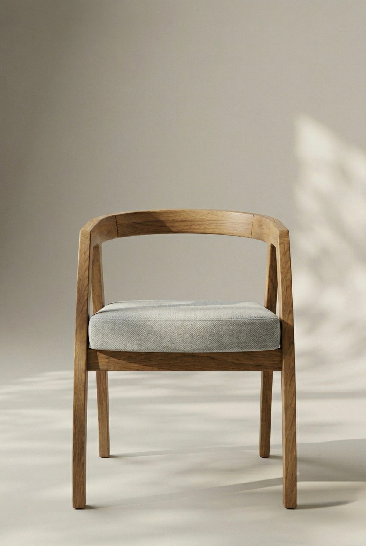 Silla de Comedor Boreal en madera natural, fabricada a medida por Casa Líder en Medellín
