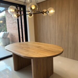 Mesa de comedor en madera